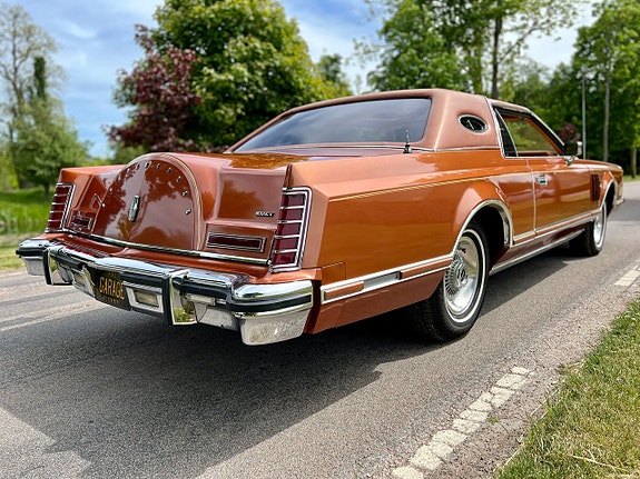 Lincoln Continental 6 of 20