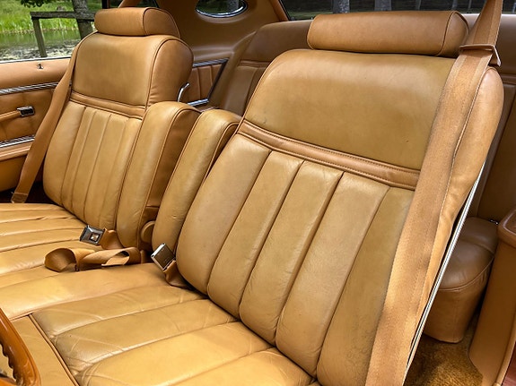 Lincoln Continental 14 of 20
