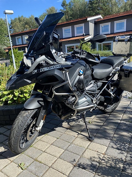 BMW R 1200 GSA Adventure 2 of 14