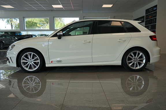 Audi S3 3 of 5