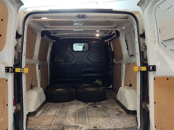 Ford Transit Custom 7 of 11