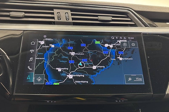 Audi e-tron 9 of 20