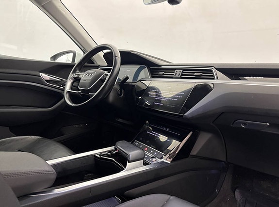 Audi e-tron 7 of 20
