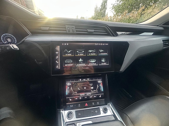 Audi e-tron 13 of 20