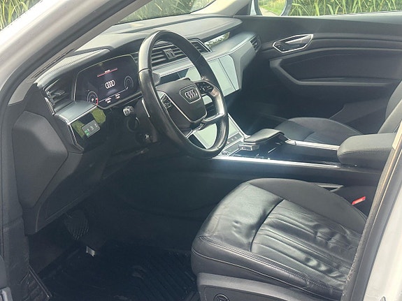 Audi e-tron 15 of 20