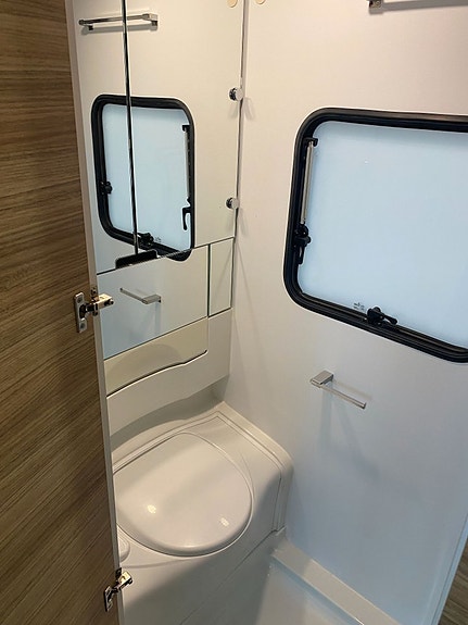 Adria Altea 542 PH / Queens-bed / 1500kg / 995kr/månad 6 of 14
