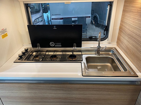Adria Altea 542 PH / Queens-bed / 1500kg / 995kr/månad 5 of 14
