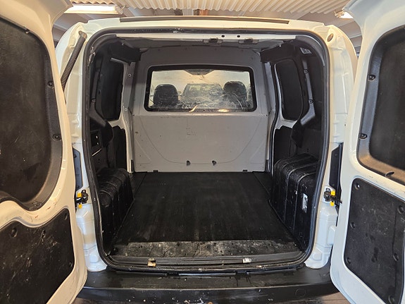 Peugeot Bipper 11 of 12