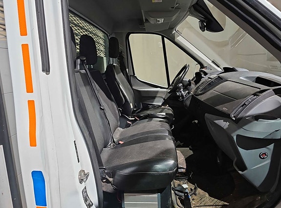 Ford Transit 12 of 13
