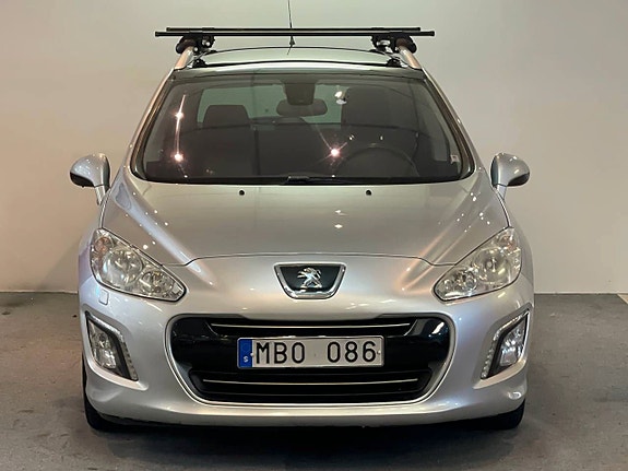Peugeot 308 2 of 14