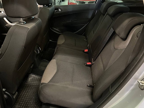 Peugeot 308 9 of 14