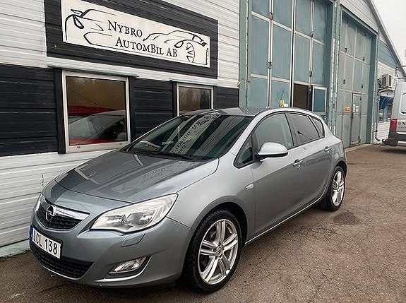 Opel Astra 11 of 13