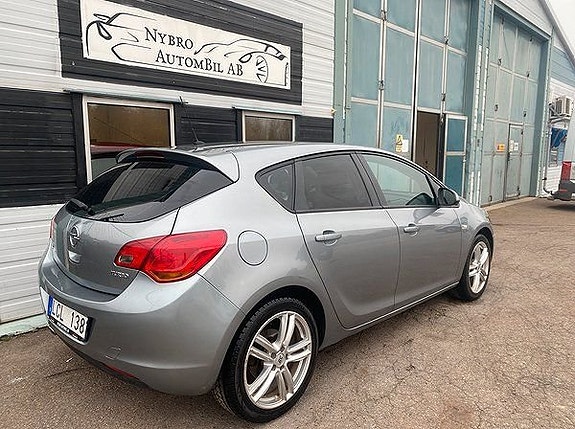 Opel Astra 3 of 5