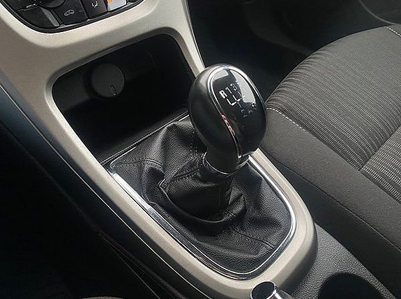 Opel Astra 8 of 13