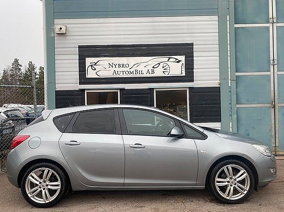 Opel Astra 2 of 5