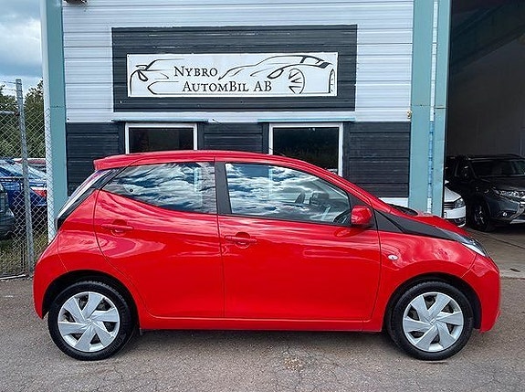 Toyota Aygo 2 of 5