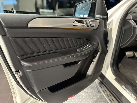 Mercedes-Benz GLE350 d 16 of 23