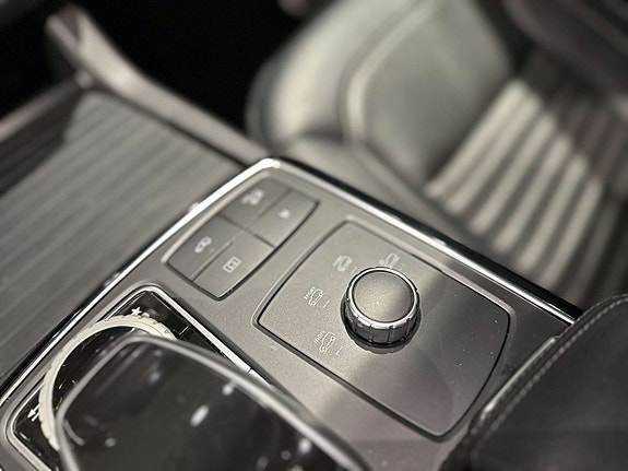 Mercedes-Benz GLE350 d 23 of 23
