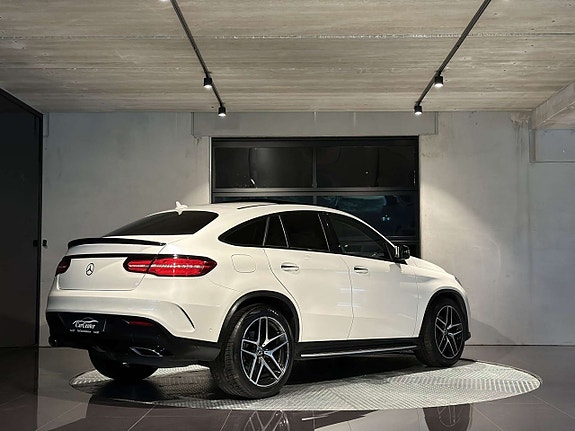Mercedes-Benz GLE350 d 3 of 5