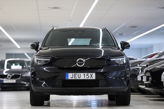 Volvo XC40 6 of 25