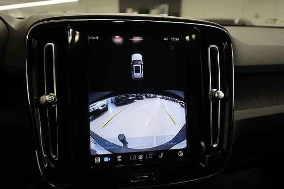 Volvo XC40 21 of 25