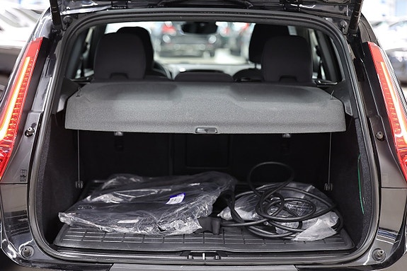 Volvo XC40 10 of 25