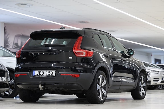 Volvo XC40 8 of 25