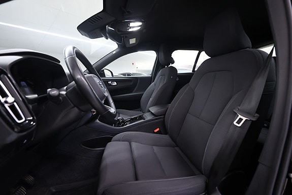 Volvo XC40 16 of 25