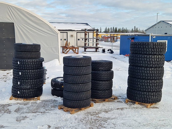 Entreprenaddäck HILO Bwyn och Snowmaster