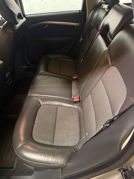 Volvo V70 19 of 27