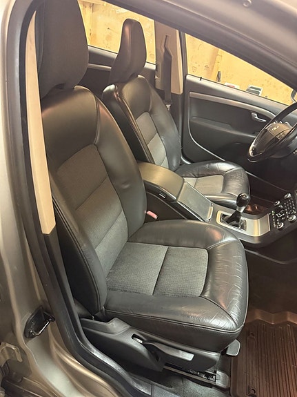 Volvo V70 22 of 27