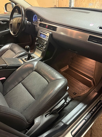 Volvo V70 23 of 27