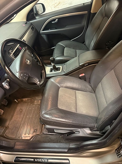 Volvo V70 15 of 27