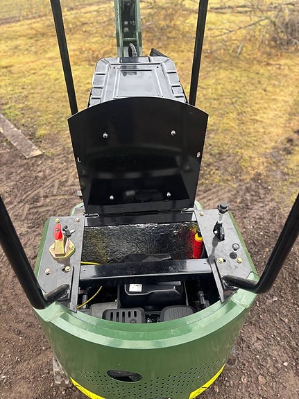 Grävmaskin / Minigrävare 1200KG B/S 13.5HP KAMPANJ 8 of 12