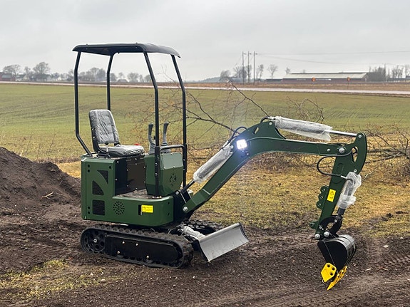 Grävmaskin / Minigrävare 1200KG B/S 13.5HP KAMPANJ 3 of 5