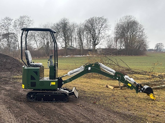 Grävmaskin / Minigrävare 1200KG B/S 13.5HP KAMPANJ 9 of 12