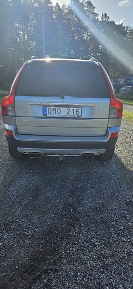 Volvo XC90 2 of 5