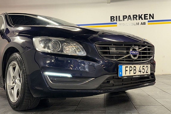 Volvo V60 3 of 12