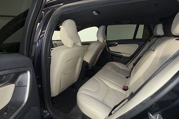 Volvo V60 8 of 12