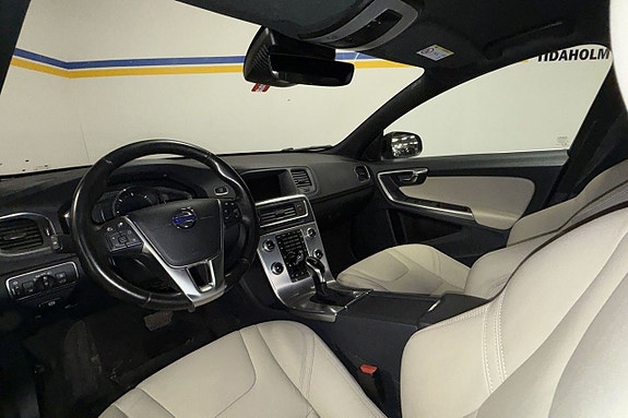 Volvo V60 7 of 12