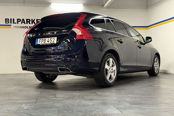 Volvo V60 4 of 12