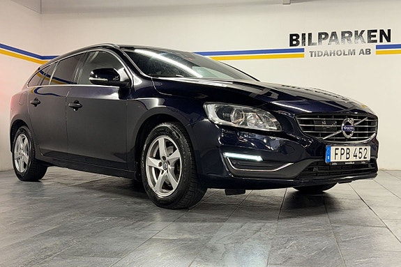 Volvo V60 2 of 12