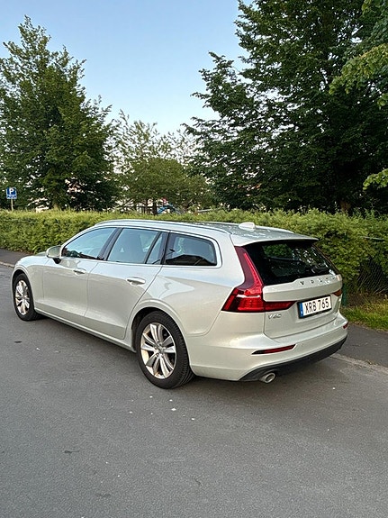 Volvo V60 4 of 5