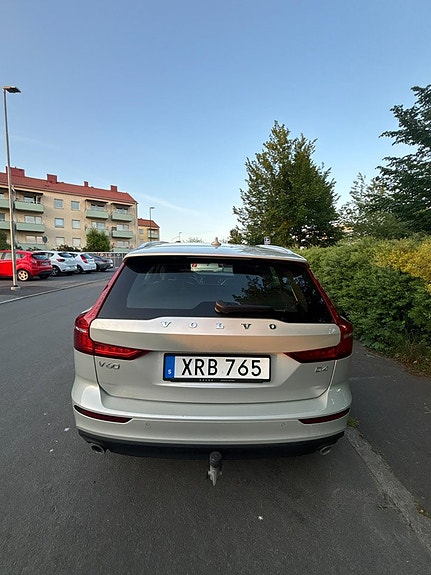 Volvo V60 3 of 5