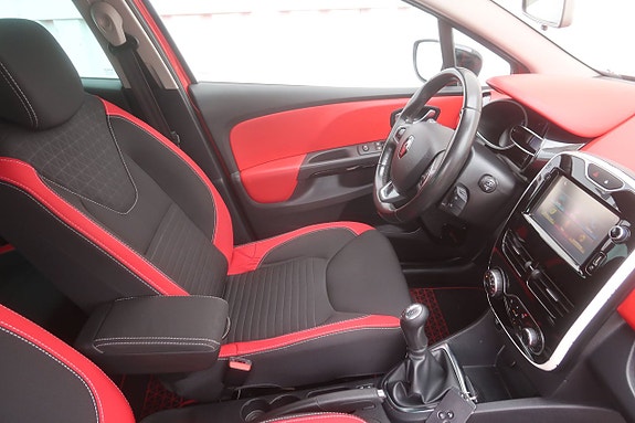 Renault Clio 8 of 27