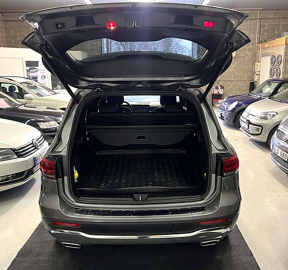 Mercedes-Benz GLB200 d 6 of 25