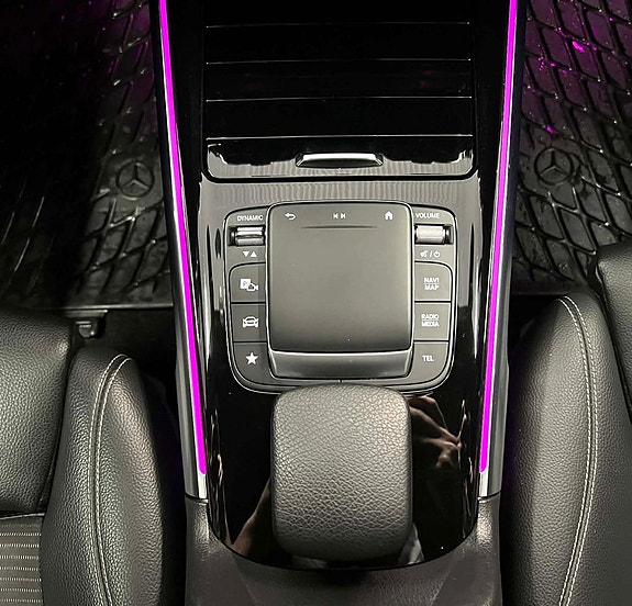 Mercedes-Benz GLB200 d 22 of 25