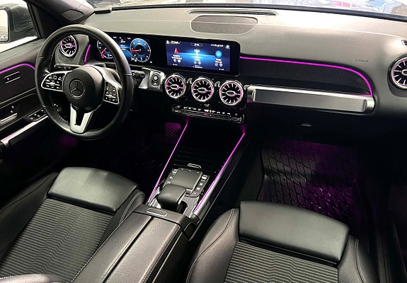 Mercedes-Benz GLB200 d 10 of 25