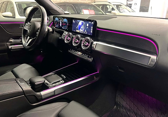 Mercedes-Benz GLB200 d 7 of 25