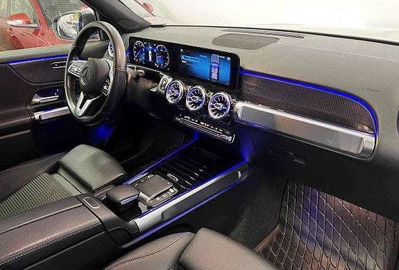 Mercedes-Benz GLB200 d 11 of 25